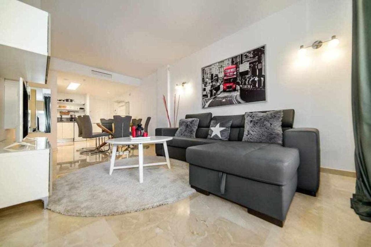 Espanhouse Elvis Apartment 托雷维耶哈 外观 照片