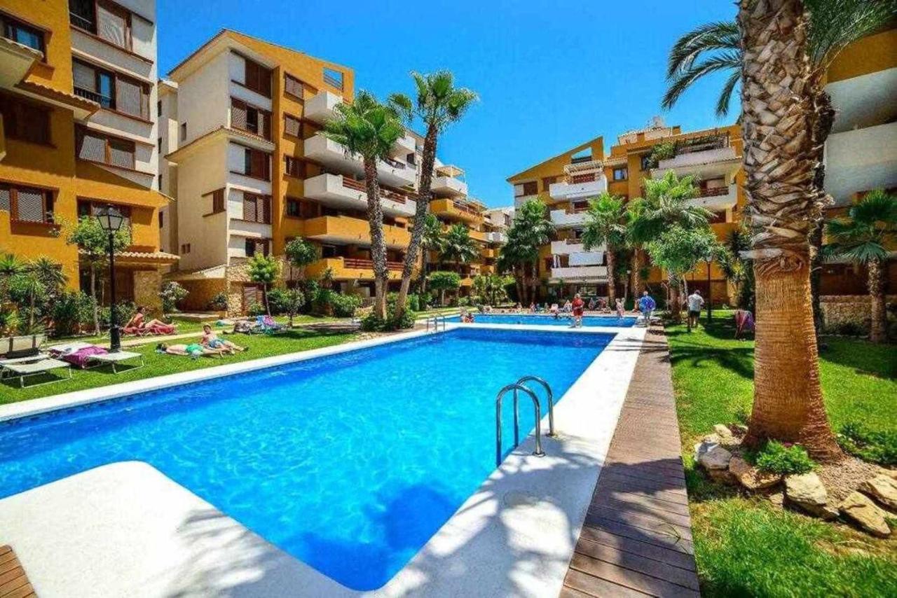 Espanhouse Elvis Apartment 托雷维耶哈 外观 照片