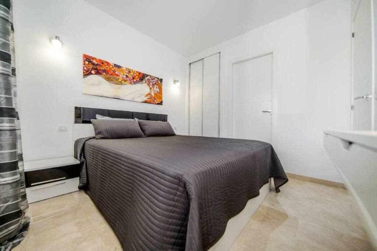 Espanhouse Elvis Apartment 托雷维耶哈 外观 照片