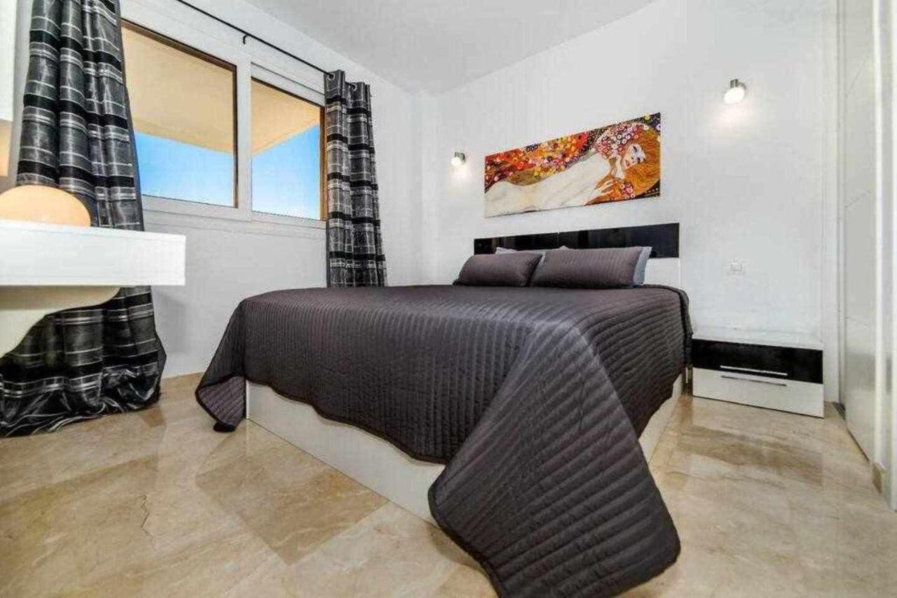Espanhouse Elvis Apartment 托雷维耶哈 外观 照片